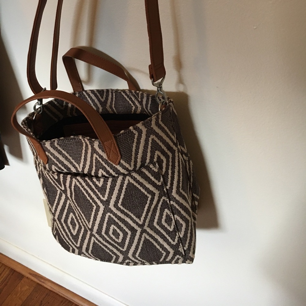 Thirty-one Window Shopper